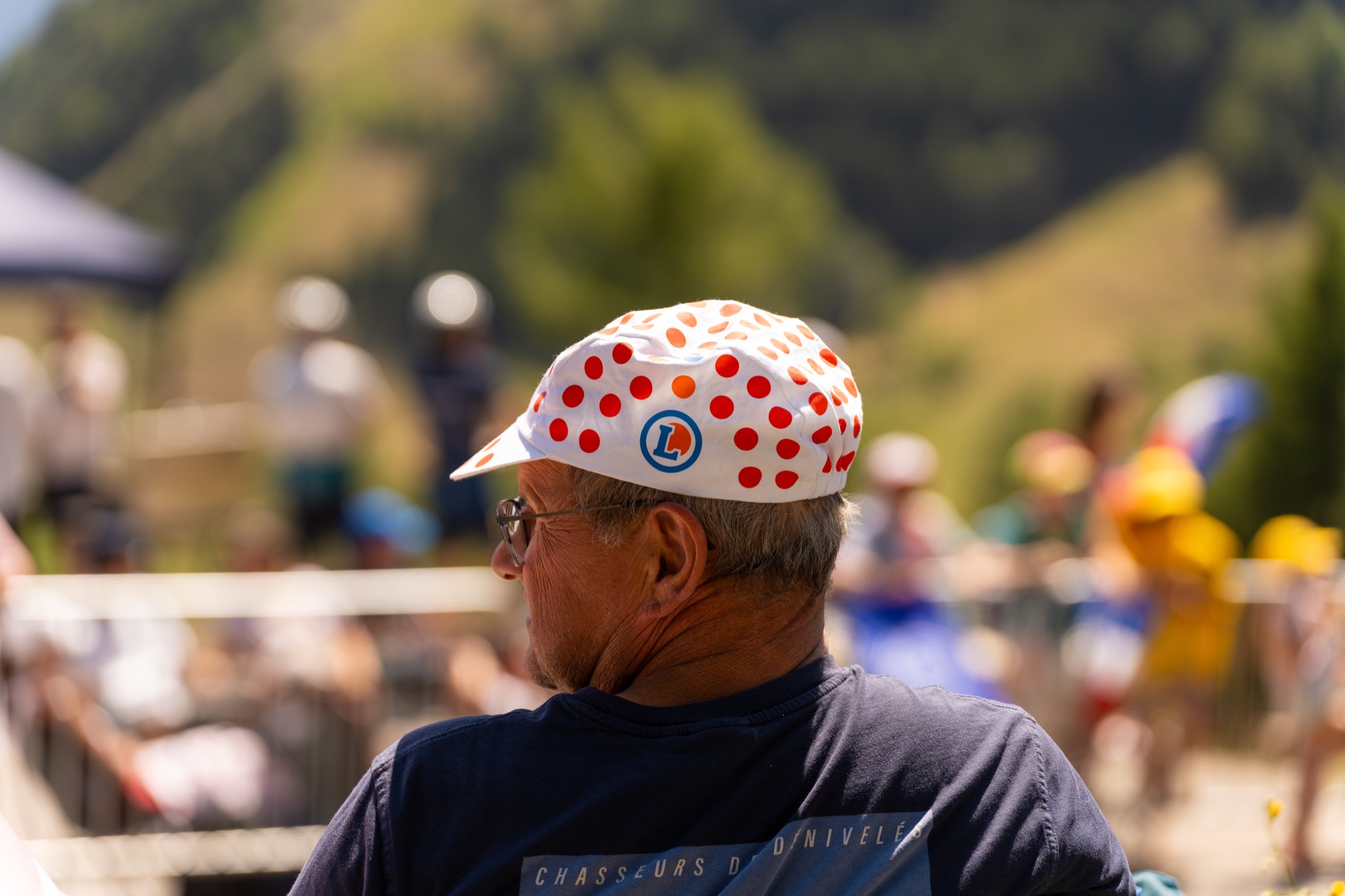 Waiting for the race.